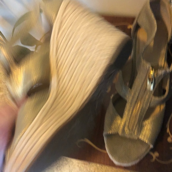 Michael Kors Gold Espadrilles Size 10 - Picture 2 of 5